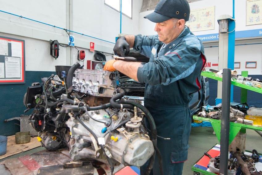 VillalbaenP29's tweet photo. Auto Inyección #Villalba, #taller #mecánico especializado en #bombas e #inyectores. #p29devillalba. Son una referencia y muchos de sus clientes son talleres profesionales que acuden a Auto Inyección Villalba por la calidad de su trabajo. https://t.co/65E2AFqPuh https://t.co/iec4DtNjGJ