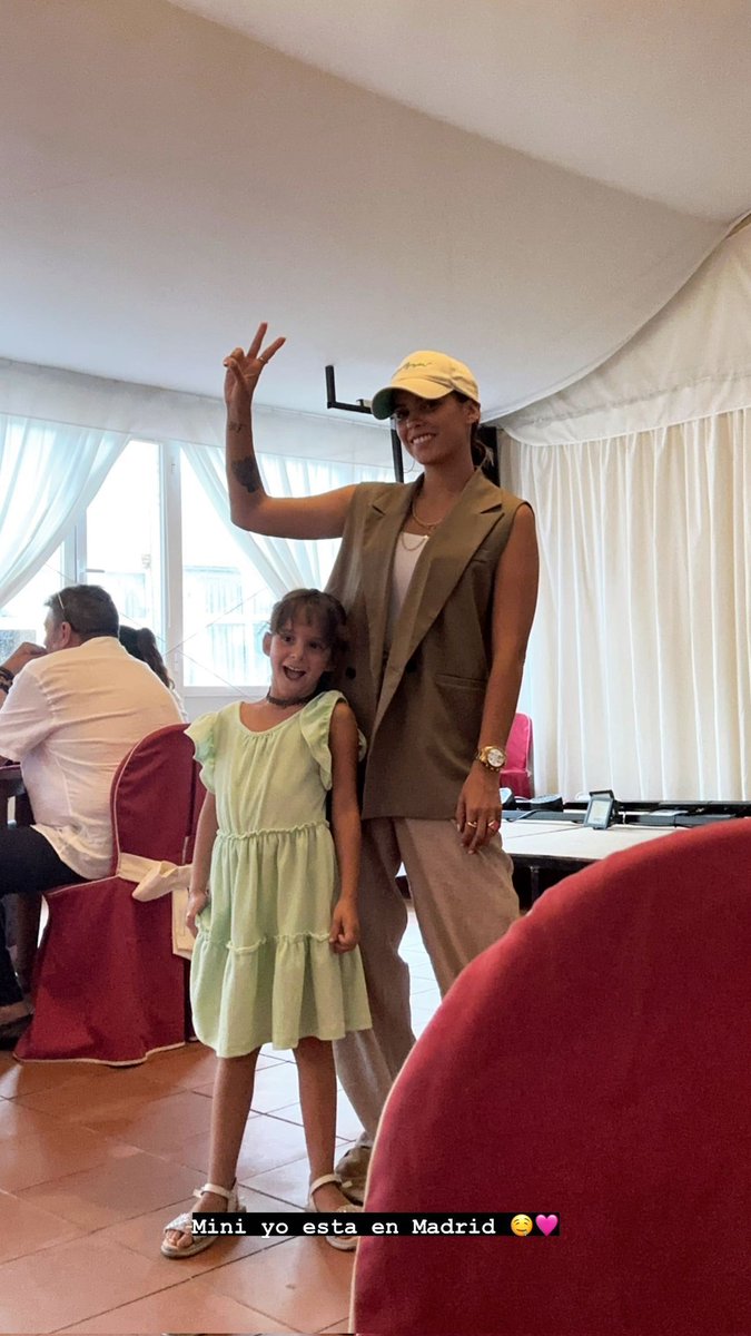 mmloopez's tweet photo. 💙Grande Gloria Camila !! Felicidad NO impostada #YoMeRebelo19J 💙 https://t.co/cB2967Drzg