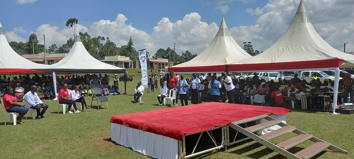 World Sickle cell day celebrations at Hamisi Sub-County graced by HE Vihiga Governor @Otichilo and Ag Director General MoH @DrPatrickAmoth
Occasion preceeded by official opening of Hamisi Penplus NCDs unit courtesy of @NCDAK #SickleCellAwareness.