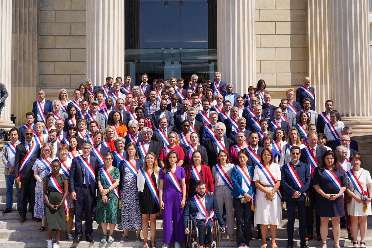 Il y a un an, les Français faisaient élire 151 députés #NUPES de combat pour les représenter à l'Assemblée nationale. Ils faisaient alors de la #NUPES, la 1ère force d'opposition à Macron et son monde. Nous honorons la promesse faite au peuple de lutter sans relâche autour de…