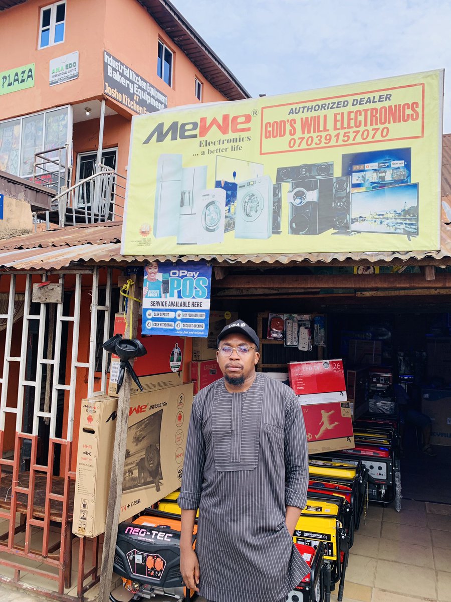 If you’re in Benin City, my dad sells electronics on Mission Road. Please pass through or call. #FamilyBusiness