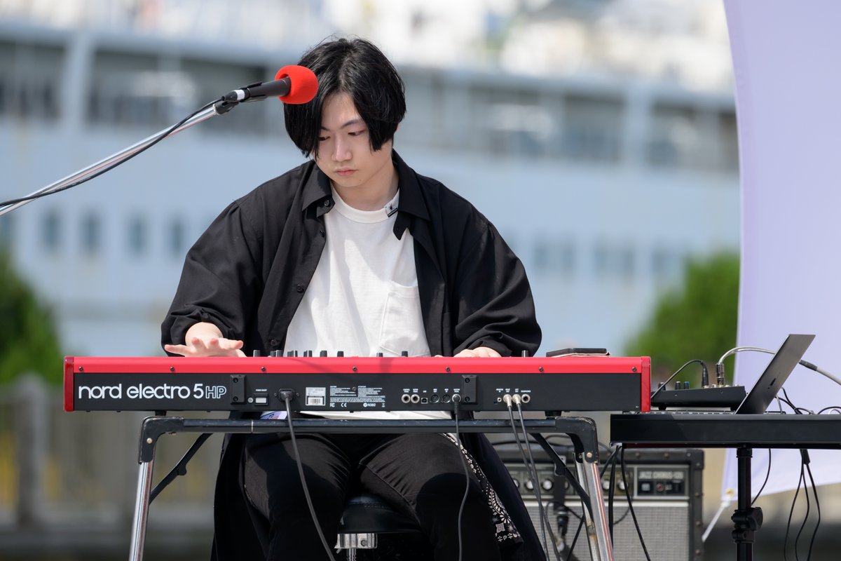 gene_selfish's tweet image. 鮮烈な赤衣装と長い髪が海風にパーッとなびいて格好良かったな〜
この衣装は、フジロックで見たソニックユースのキム・ゴードンの青ワンピに匹敵する鮮烈さだった。
そして帆乃佳ちゃんのマイクのケーブルさばきが美しい。
2023.06.17
#HTML2023
#SWALLOW_hhy
#SWALLOW
#わがる奴だけわがればいい