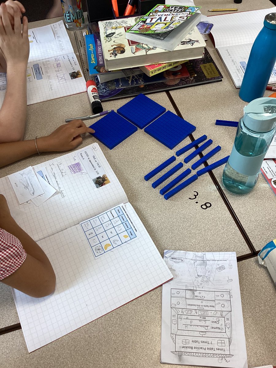 AcademyWalton's tweet photo. Class 6 have been using base 10 to explore tenths. We discussed what happens when we have more than ten tenths and had to represent different numbers using tenths and wholes. #WPAMaths @NCETM https://t.co/EXWRXeG7sF