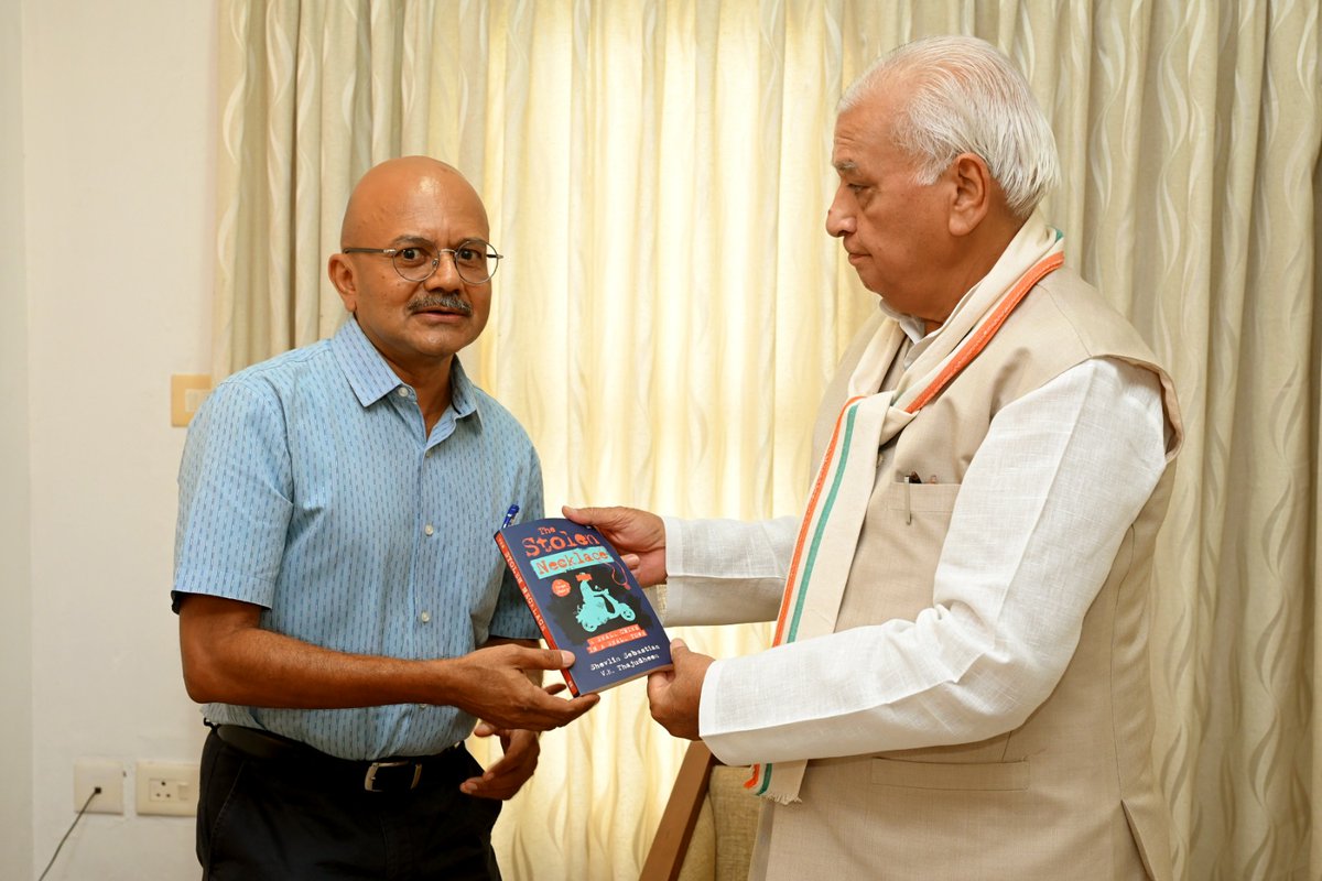 Shri Shevlin Sebastian,  senior journalist and author presented a copy of his book, 'The Stolen Necklace' to Hon'ble Governor Shri Arif Mohammed Khan, at Aluva : PRO KeralaRajBhavan