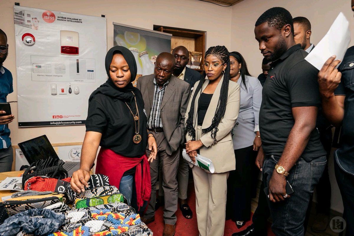 jerryatlanta's tweet photo. Retrouvez dès demain ,en exclusivité ,sur nos différentes pages les images du lancement de cette rencontre.
4/4t
#BIM #FidbaGraphics #YuluInvest #Entrepreneur #Investisseur #InvestirEnRdc #RDC https://t.co/nNOreSrQkl