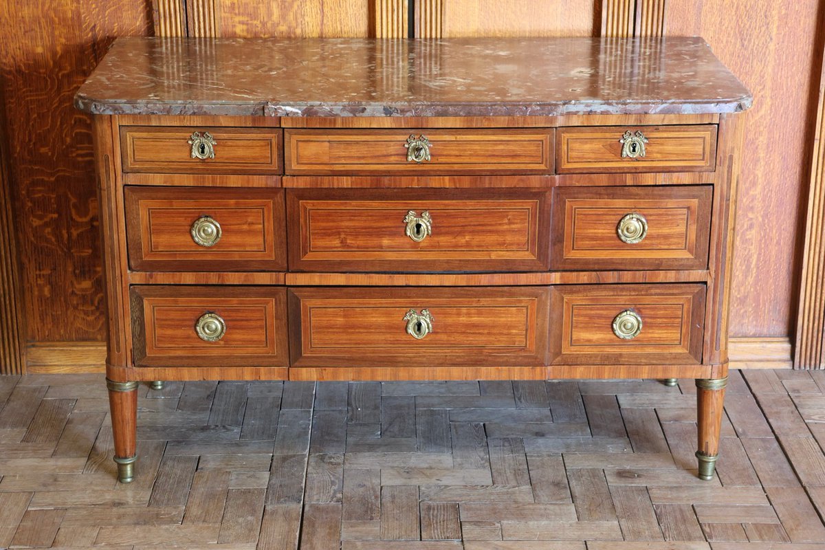 BrownriggUK's tweet image. Late 19th Century French Five Drawer Commode in the Louis XVI Taste

rb.gy/4wyym

#commode #antiquecommode #frenchcommode #antique #furniture #interiordesign #decor