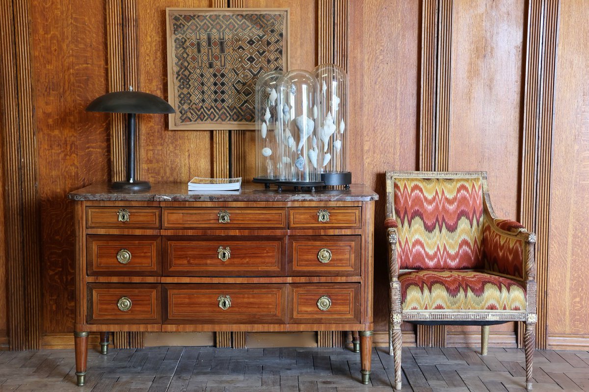 BrownriggUK's tweet image. Late 19th Century French Five Drawer Commode in the Louis XVI Taste

rb.gy/4wyym

#commode #antiquecommode #frenchcommode #antique #furniture #interiordesign #decor