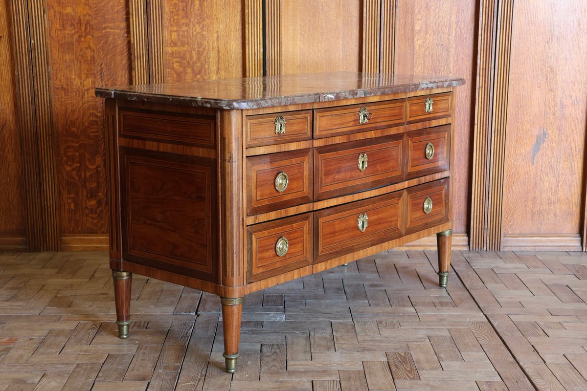 BrownriggUK's tweet image. Late 19th Century French Five Drawer Commode in the Louis XVI Taste

rb.gy/4wyym

#commode #antiquecommode #frenchcommode #antique #furniture #interiordesign #decor
