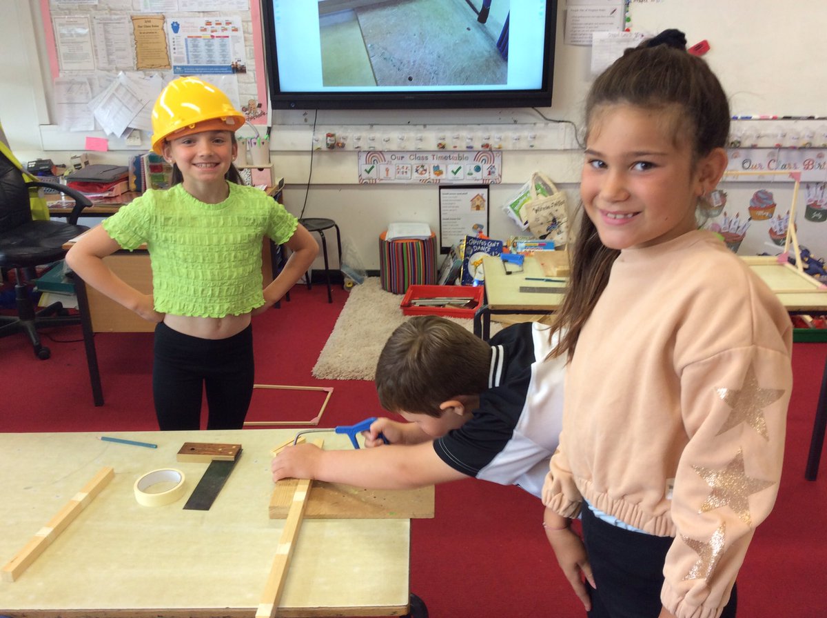 MaesOwen's tweet image. Dosbarth Miss Blears have been busy being architects building the classrooms for our new school! #HandsOn #EnjoyLearning