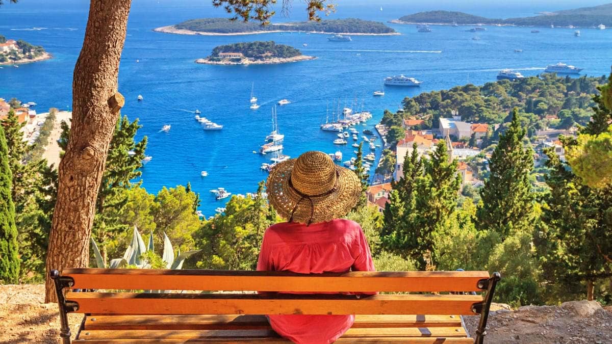 🇭🇷 Delights of Croatia – Exclusively Solos A group holiday free of hassle and focused on two heavenly Mediterranean islands, Korčula and Hvar. Escape to the Dalmatian Coast, where ancient towns and cultural attractions await. Alon - swiy.co/ENOi