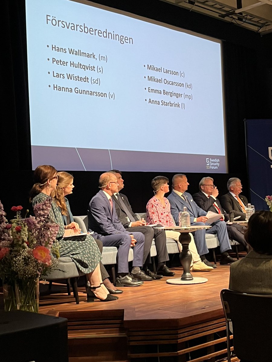 Det är allvarstid säger ordförande i försvarsberedningen Hans Wallmark som föredrar beredningens rapport på Swedish Security forum #sff23 #svpol #säkpol #föpol