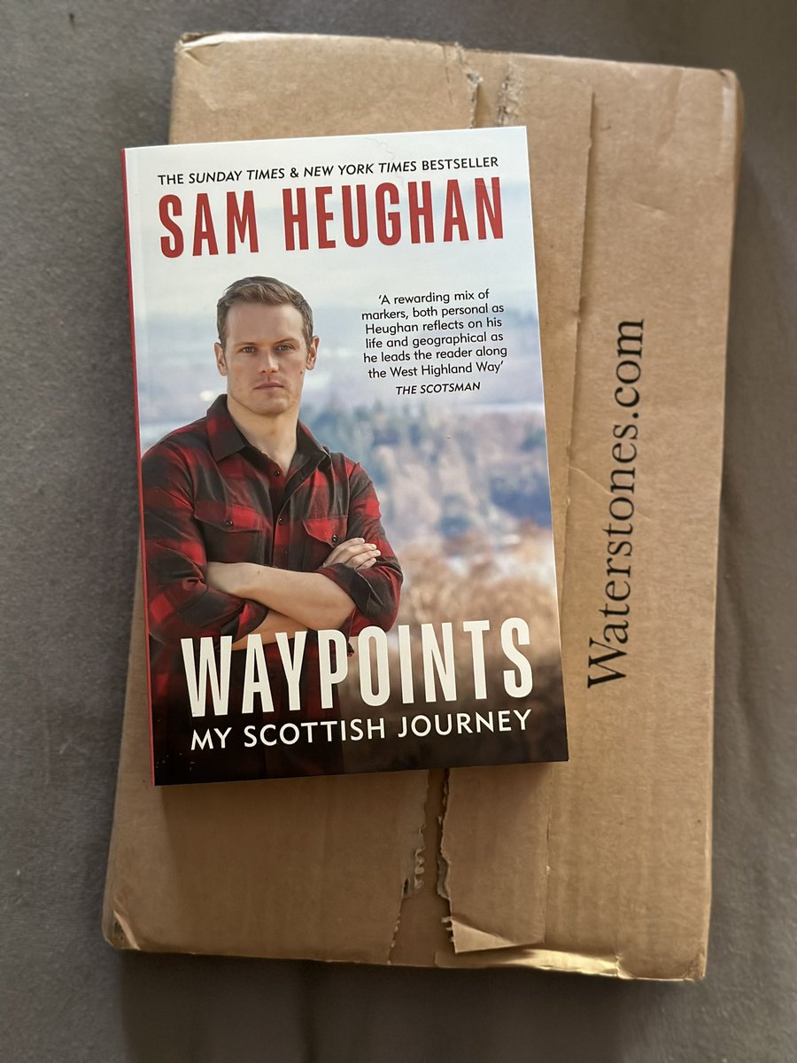 Thanks for the quick delivery @Waterstones 

Try to read it soon and I am curious what additional content is in it... @SamHeughan 😊

Have a nice sunny weekend everyone! ☀️