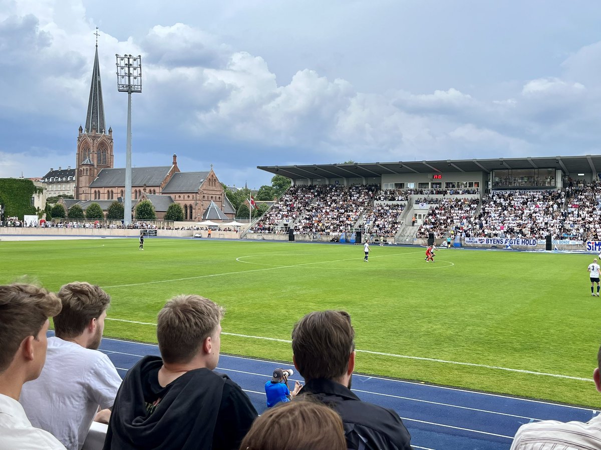 PaulVance63's tweet photo. B.93 v Thisted FC - DivisionTwo Promotion Group - Osterbro Stadion, Gunnar NI Hansens Plad 7, 2100 Copenhagen #B93THI #B93 #ThistedFC #Danmark #Football https://t.co/58WAZazdIf