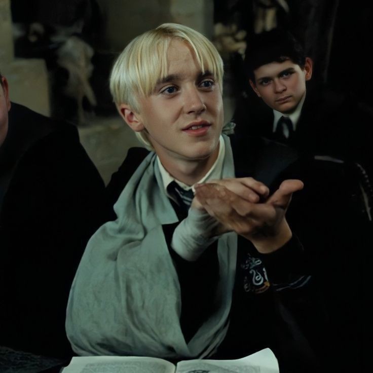 drarrymagic's tweet photo. ─  Drarry au ;

Harry suka sama Draco,
Draco juga suka sama Harry.
Tapi dua-duanya lebih memilih untuk denial, terus gimana dong? https://t.co/l56jZQy9bW
