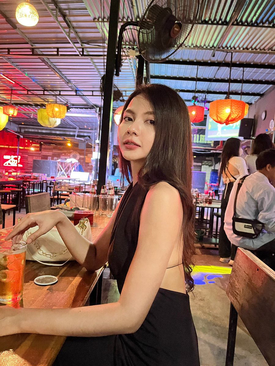 pnmdiiz's tweet photo. รสชาติของการโดนรักมันเป็นยังไงกันนะ ตอนนี้รู้แค่รสชาติของเบียร์ 🍻

.
#แคปชั่น #แคปชั่นอ่อย #แคปชั่นเสี่ยว https://t.co/fa7SrTJF99