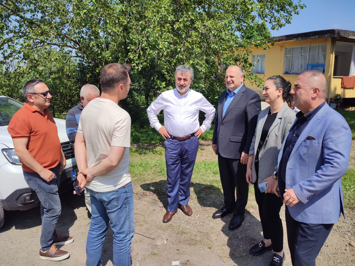 mhamarat52's tweet photo. Karadeniz ve İç Anadolu Bölgelerimizin önemli geçiş güzergahı olan Ünye-Akkuş-Niksar yolunda hızla devam eden çalışmaları yerinde inceledik.

Seçim öncesi temellini attığımız Ünye Akkuş Niksar yolu çalışmaları 600 günde tamamlanıp başta ilçemiz olmak üzere bölgemizin ticaret ve turizm hayatına önemli katkılar sağlayacak.