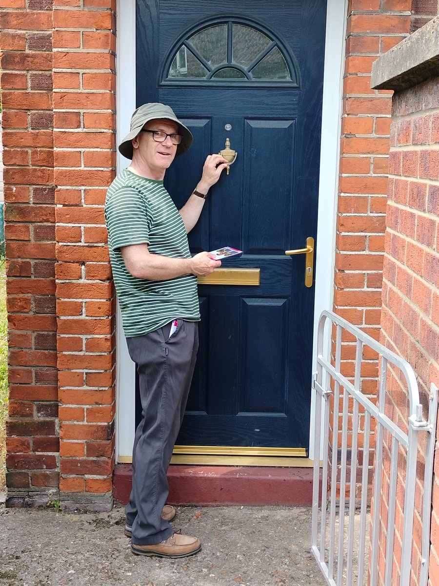 AlasdairRoss's tweet photo. No support found for Boris in Ipswich this morning , most residents want a General Election now, to get rid of the Tories, they want to vote for @jackabbott90 and @IpswichLabour https://t.co/NRce1qGcwS