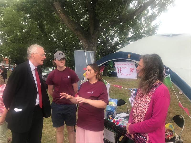 fionac0714's tweet photo. Our 2 lovely students, Jack &amp; Sophie, talking to Hilary Benn MP about the benefits of lifelong learning at the Hunslet Festival @LeedsUniLLC @HunsletFestival #lifelonglearning https://t.co/S5E7Rc7kup