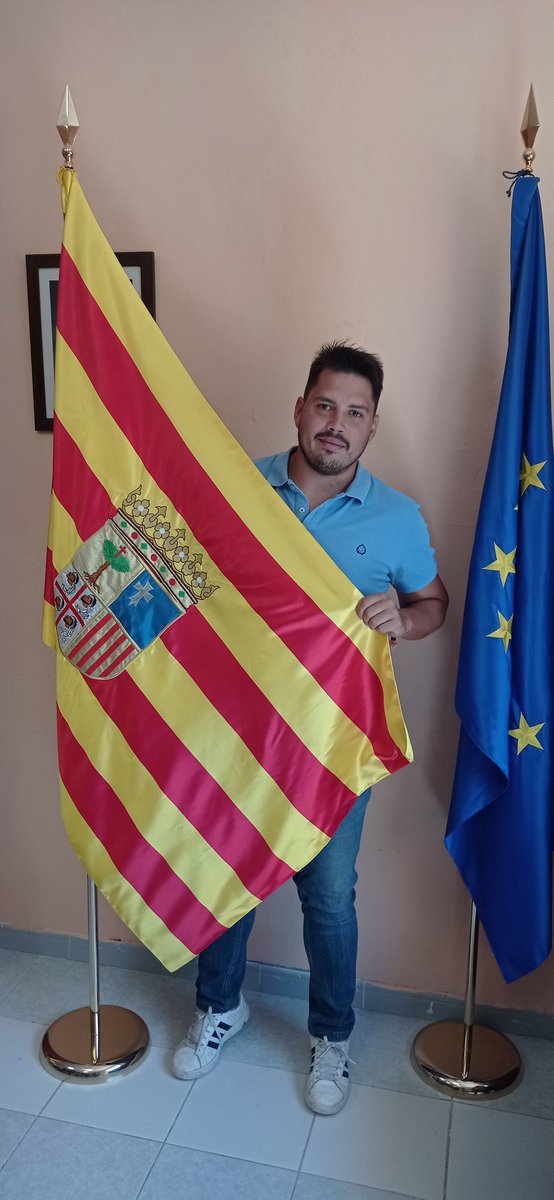 luisparrapascau's tweet photo. Uei, he prometiu lo cargo de conzellero en lo mío lugar.

Anque lo panorama politico no aduye, quedan 4 años ta luitar por as nuestras zonas rurals y la suya chen.

Fendo país dende os lugars 💪 https://t.co/O89U5LsAGq