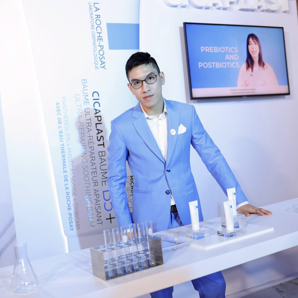 DrSeanSkinSch's tweet image. เจาะลึกเรื่องราวของศาสตร์แห่งไบโครไบโอม 🦠 จาก #LaRochePosay เมื่อผิวของเรามีสมดุลแบคทีเรียบนผิวที่ดี ก็จะทำให้ผิวสุขภาพแข็งแรง ลดโอกาสเกิดโรคผิวหนังต่างๆ เช่น สิว ผิวหนังอักเสบ หรือลดโอกาสการเกิดแผลเป็นได้
🖼️ instagram.com/p/Ctl3uppPmcF

#LaRochePosayTH #MicrobiomeScience