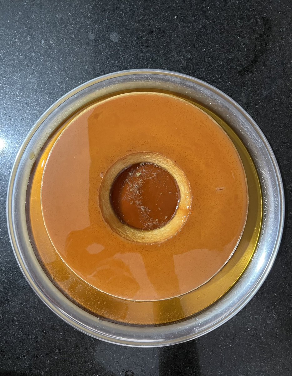 maumaumalheiros's tweet image. Gente, sério, OLHEM ESSE PUDIM, QUE LINDEZA FICOU. 😍🤌🏻 
@RitaLobo, mais uma vez, muito obrigado diva da cozinha e das dicas babadeiras. 🫶🏻 #pudimdeleite