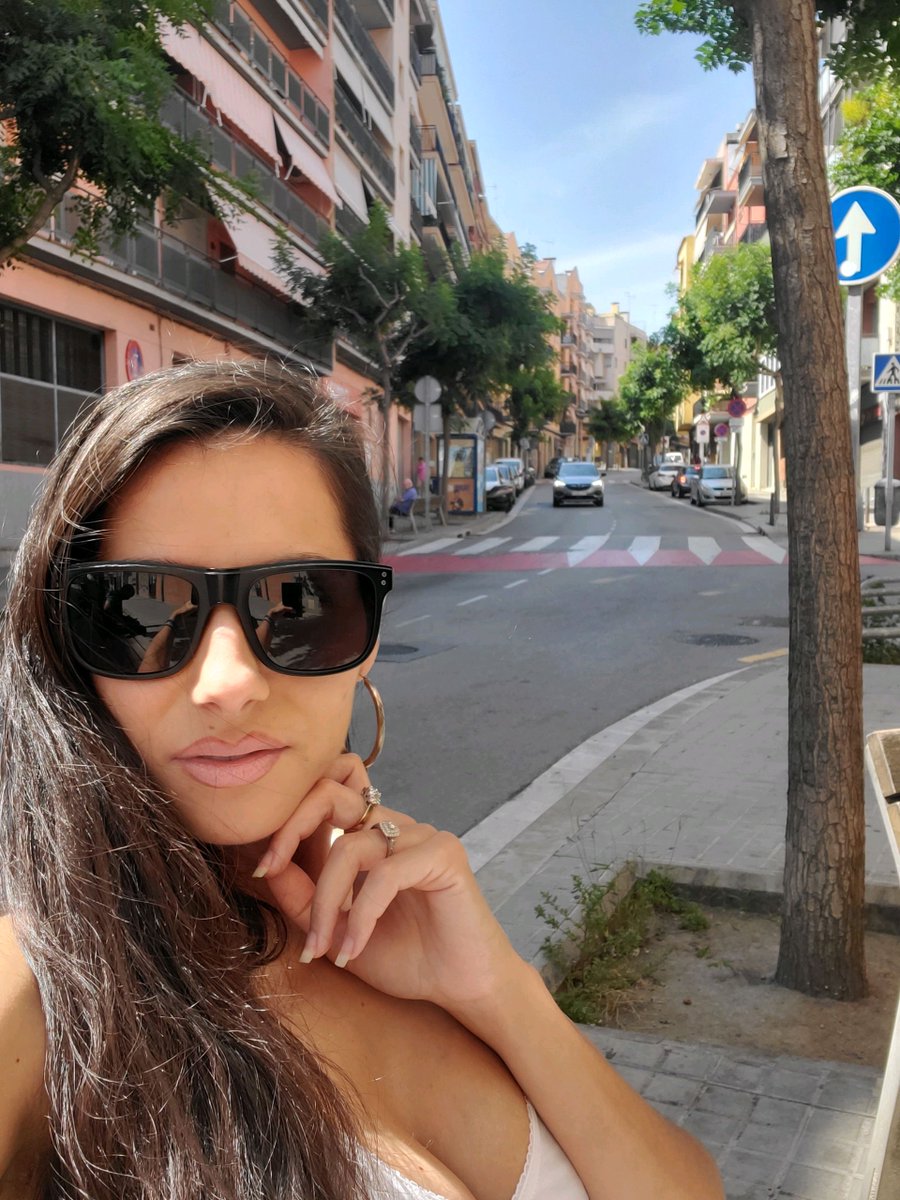 Georgiastweet's tweet image. &quot;The World is Yours! Remember that!&quot; 😘 #BarcelonaSpain