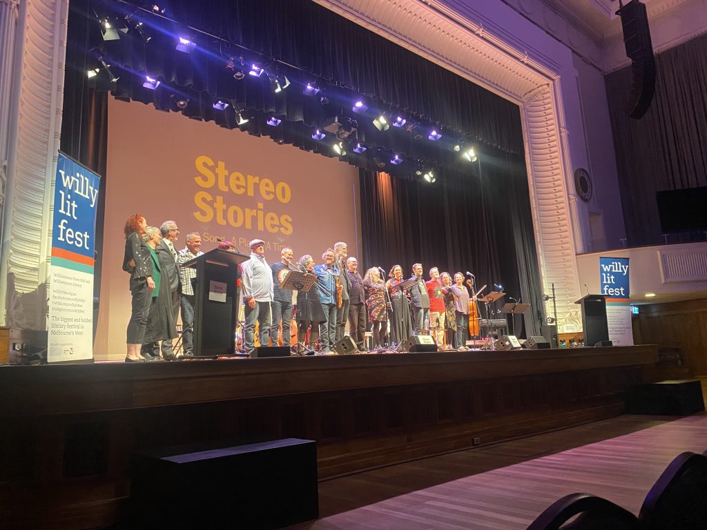 Gigs reviews Stereo Stories In Concert at the Willy Lit Festival. footyalmanac.com.au/almanac-music-… <a href="/thefootyalmanac/">Footy Almanac</a> <a href="/musicandmemoir/">Stereo Stories</a> <a href="/AndrewGigacz/">Gigs</a> <a href="/willylitfest/">Willy Lit Fest</a>