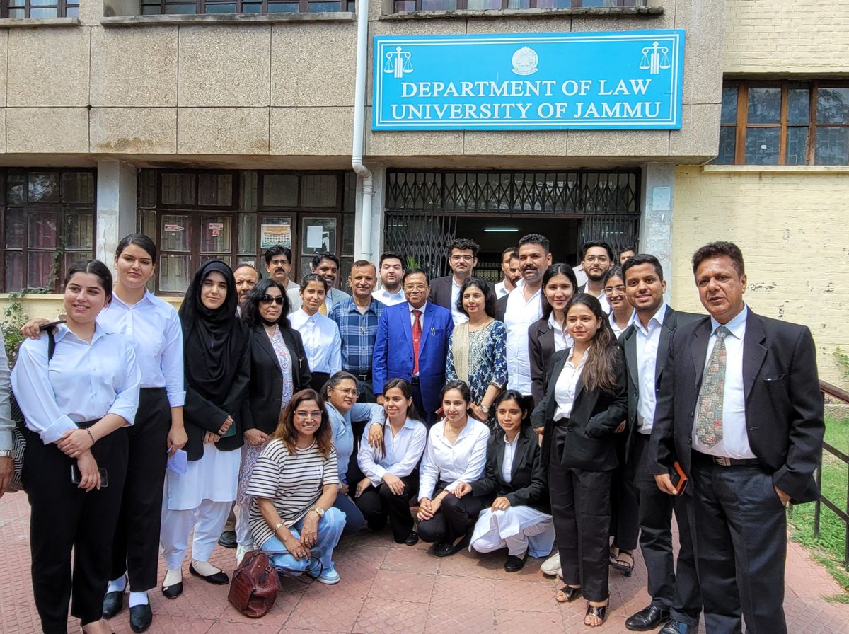 A delegation of retired judges and top jurists of India, led by the International Council of Jurists President and Senior Advocate Dr. Adish C. Aggarwala, visited the Law Department, University of Jammu. @OfficeOfLGJandK