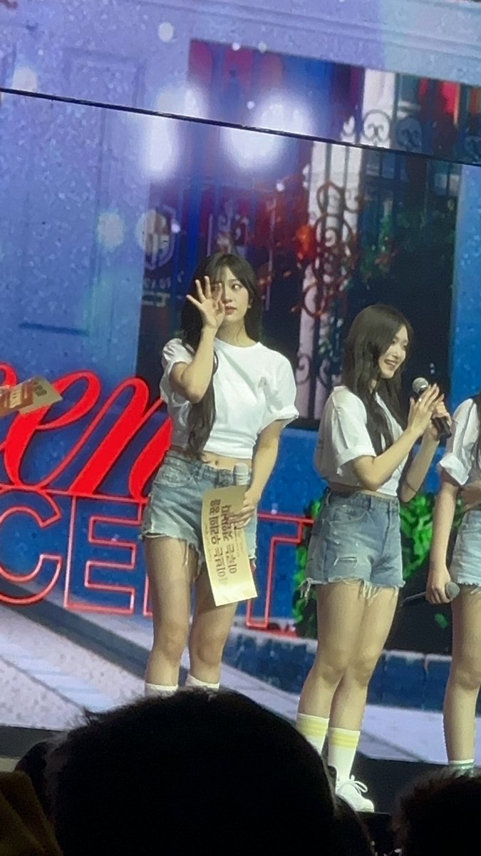 foreverwithyuu's tweet photo. ito talaga ayaw ko ma witness in person. you did well yujinaah 😭🫶 https://t.co/uGOY98cQ3g