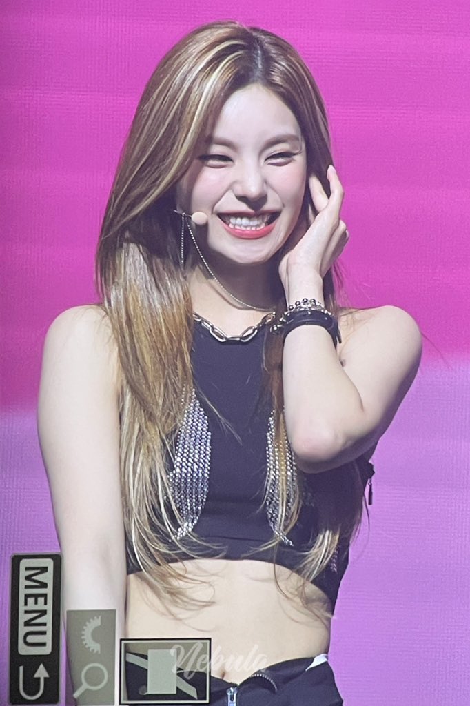 Nebula_00000's tweet photo. 230617 ｜롯데면세점 콘서트

#ITZY #YEJI #있지 #예지 https://t.co/8Vjz6sCiXP