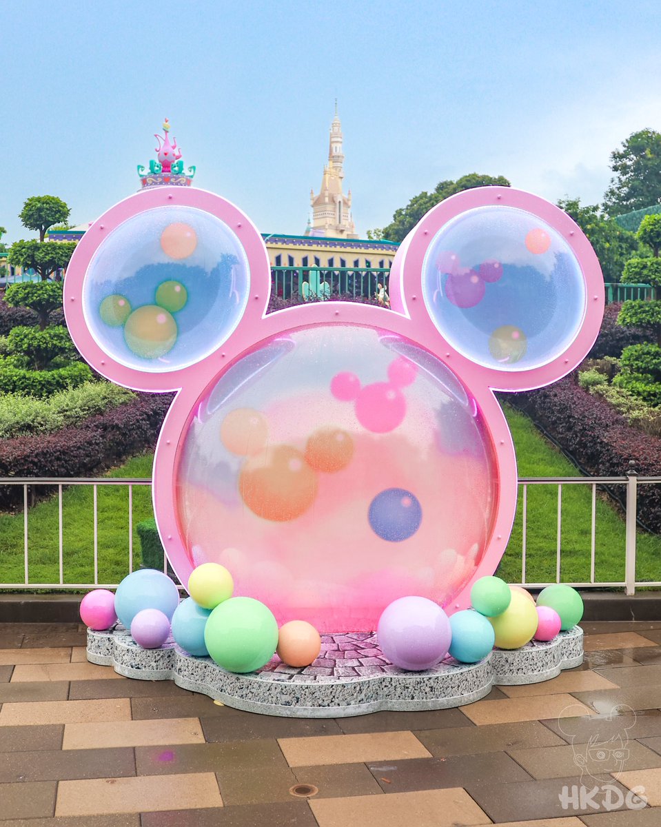 🫧 New installation over at It’s A Small World for the upcoming summer special

#hkdg #hkdl #smallworld #itsasmallworld #disneyliveentertainment #bubble #distwitter