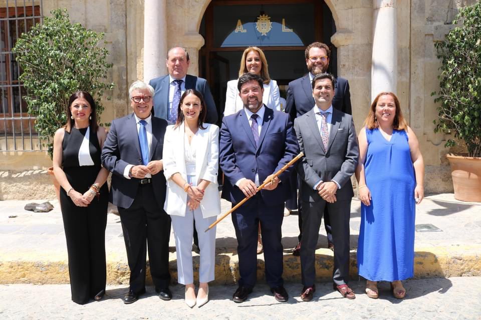 En #LoradelRío hoy sobran las palabras. 
Felicidades a mis compañeros que desde hoy forman el mejor equipo de gobierno para nuestro pueblo.