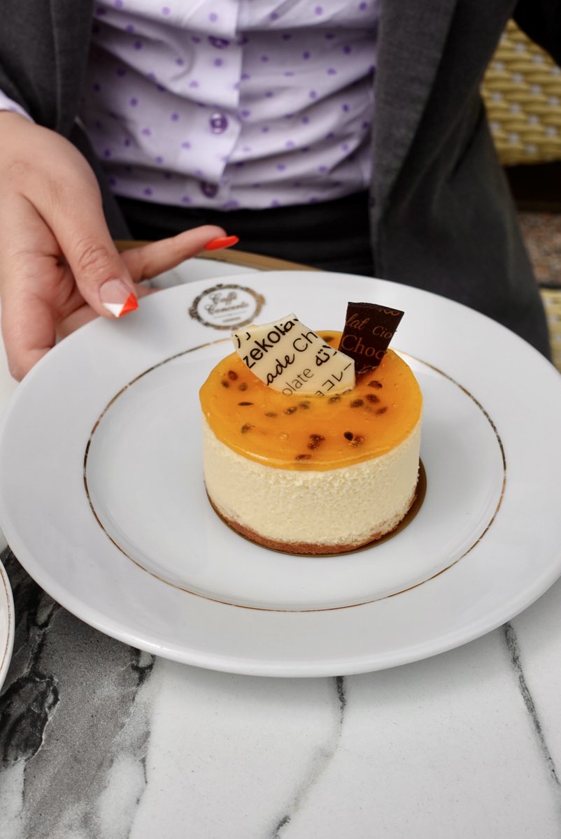Happy Saturday! Introducing our new cake—Passion Fruit Mouse! Come visit us for some desserts with your friends and family! 

#desserts #caffeconcerto #loveconcerto