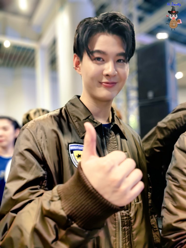 เอารุปมุมุมาฝากจ้า คิดถึงรอยยิ้มนี้จังเลย

#Saint_sup #MingEr #ลางสังหรณ์ #บวงสรวงลางสังหรณ์ #idolfactoryTH #ปลวกCeleb #HiZociety