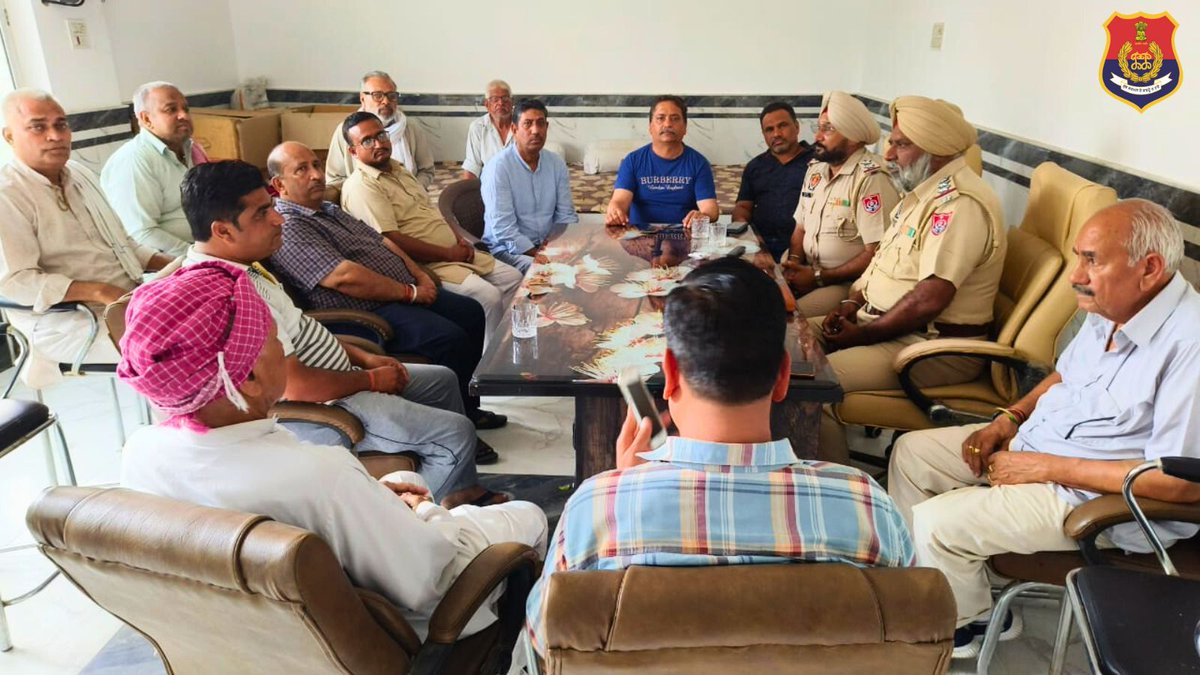 Ludhiana  rural police (PS City Raikot) held a meeting with reliable persons to raise awareness about the ill effects of drugs and appealed for cooperation in the fight against drugs.

#SayNoToDrugs #CommunityPolicing