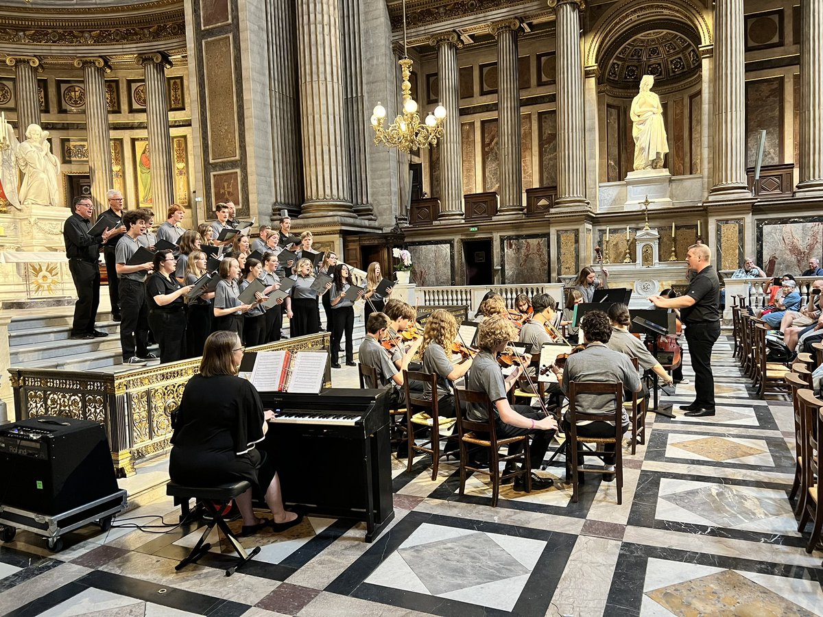 Franklin Central Choirs⚡️ tweet media