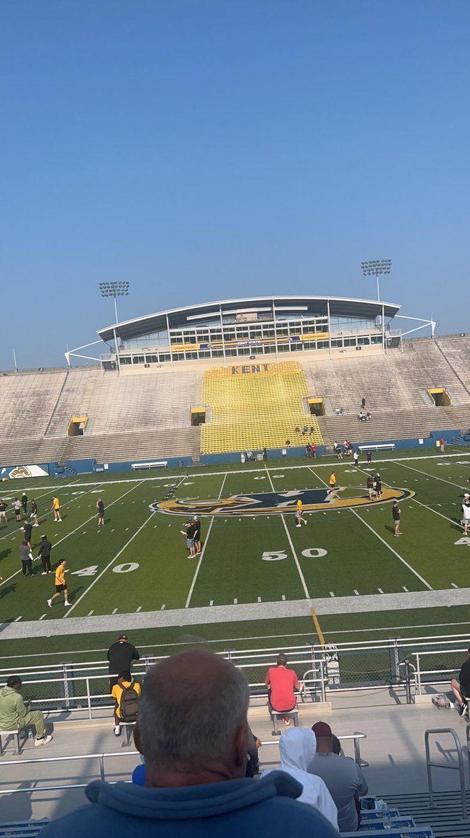 Sbrezzy927's tweet photo. Time to get paid 
@RisingStars6 @KentStFootball https://t.co/joEhGoy7x1