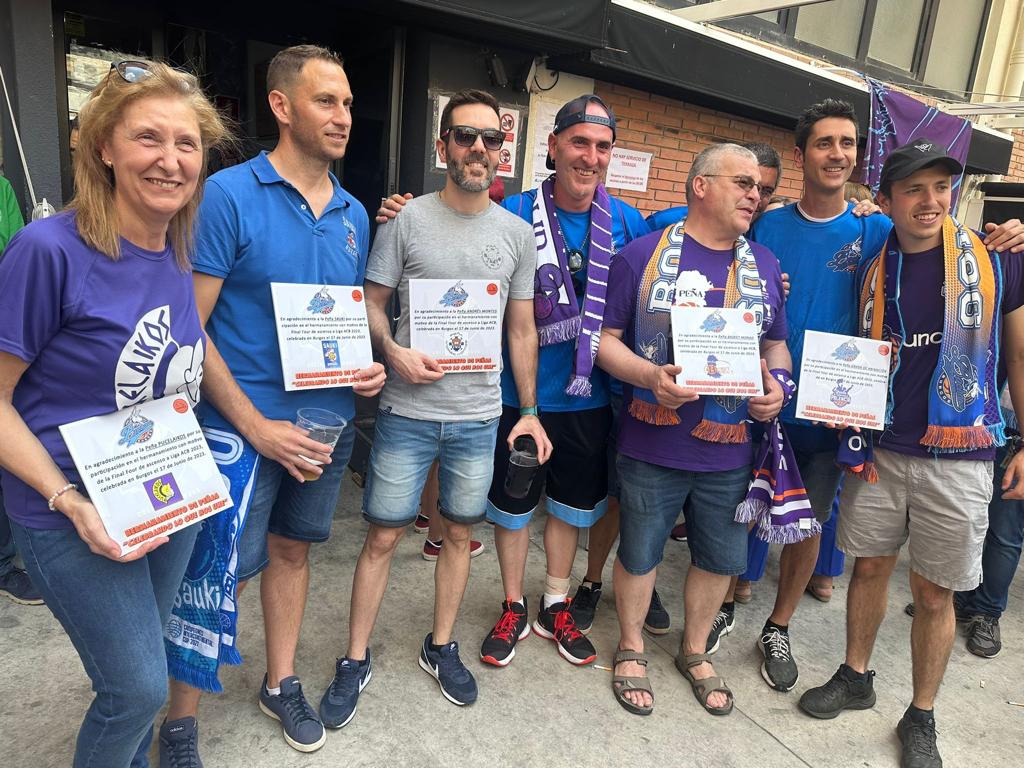 SanPabloBurgos's tweet image. 💜💙B A L O N C E S TO💙💜

Aficiones hermanadas para esta Final Four 👏