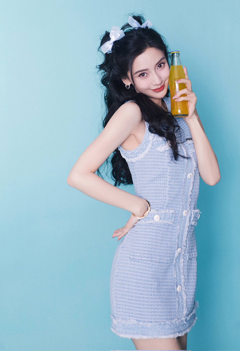 #Angelababy for a Meituan Food Delivery livestream event

#YangYing #杨颖