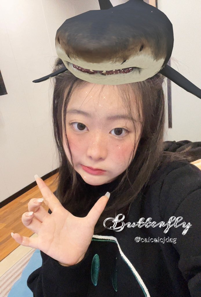 想当小蘑菇什么都不干只想撑伞发呆