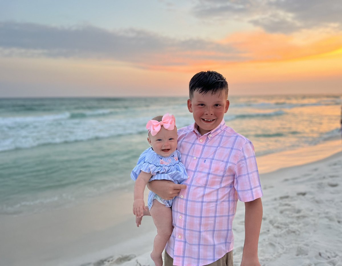 Lmckenzie1987's tweet photo. @TheSavBananas  y’all need a banana baby for tonight’s game? We are bringing my son for his 12 birthday and he has a little sister. It would be awesome for him! https://t.co/4L5vvglnZf