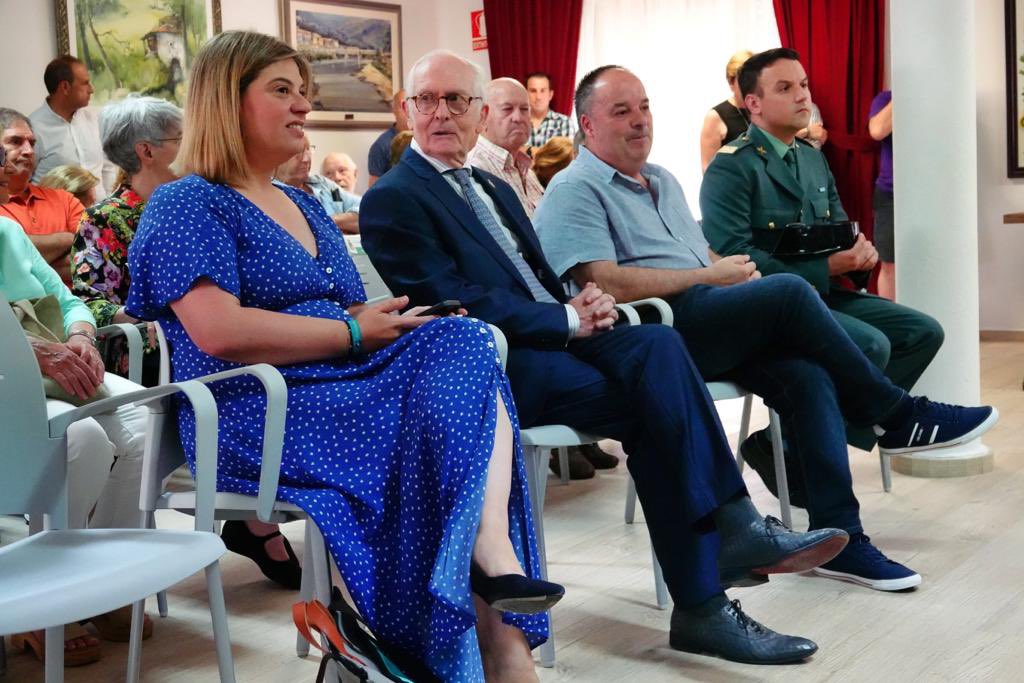 FSA_PSOE's tweet photo. Nuestra vicesecretaria general, Organización y Coordinación, @GimenaLlamedo, ha asistido a la toma de posesión de Emilio G. Longo como alcalde de Parres. https://t.co/PesHfGGBd6