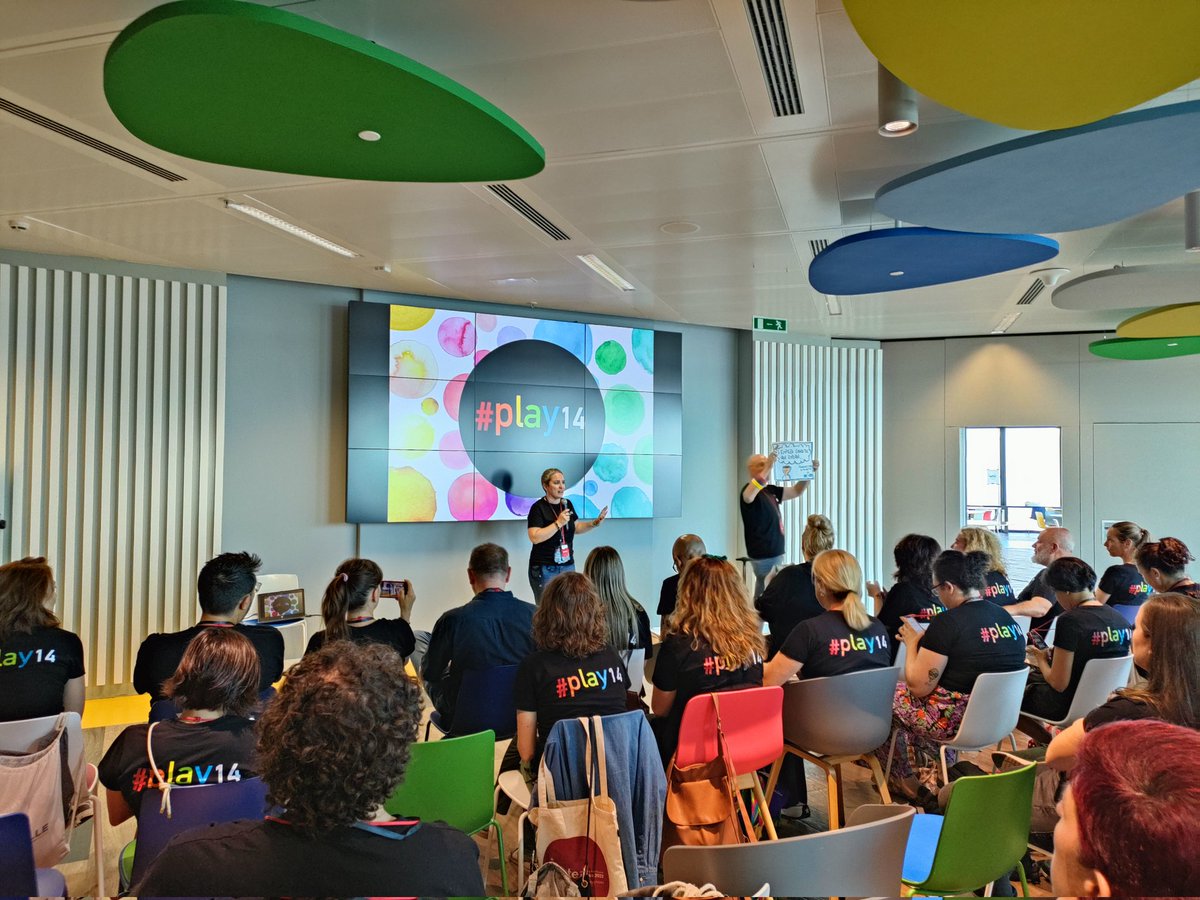 Y pasamos ya a explicar qué es un open, principios y leyes.

Nos lo cuentan Iratxe y Manolo!
#play14 #play14Madrid