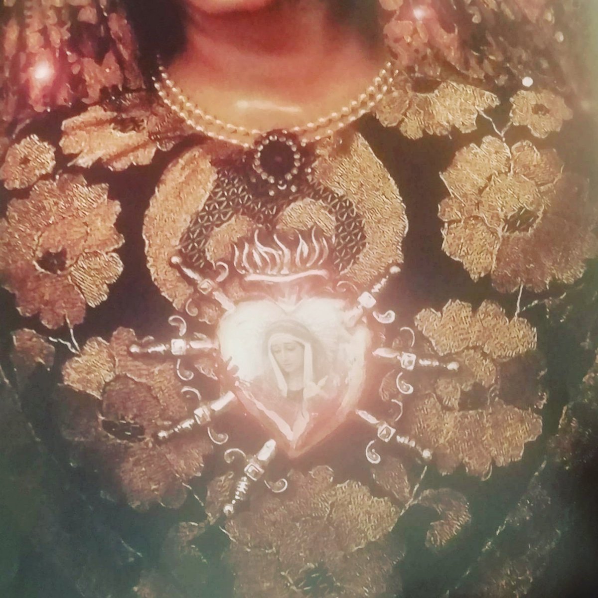 | SOLEMNIDAD DEL INMACULADO CORAZÓN DE MARÍA | 
Bellísima imagen que representa el Inmaculado Corazón de María con la imagen de Ntra. Sra. de los Dolores. <a href="/nazarenoest/">Nazareno Estación Linares Baeza</a>
#EstacionLinaresBaeza #InmaculadoCorazónDeMaría 
#BorriquillaEstacionLinaresBaeza