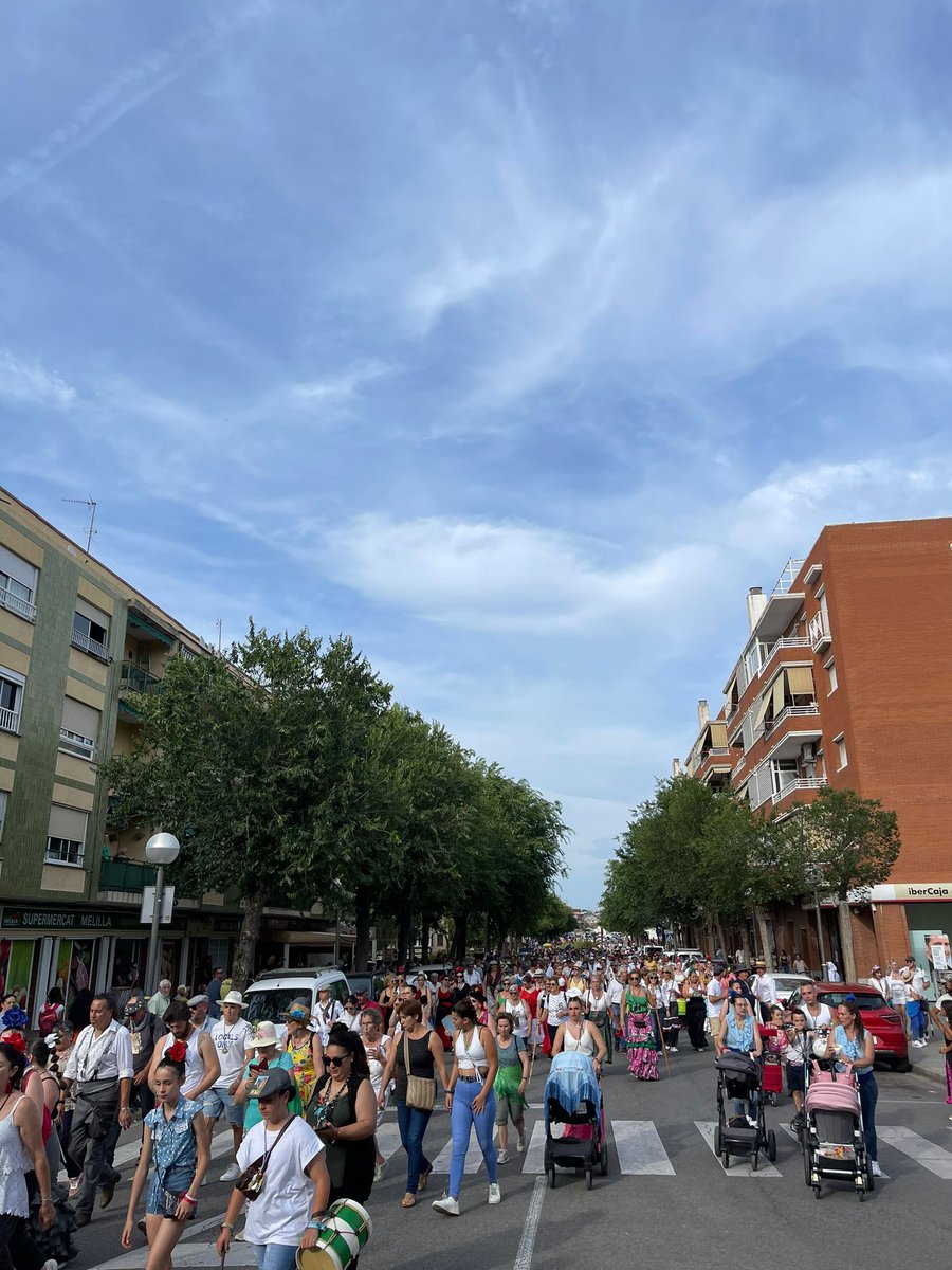 Magnífica la Romería del Rocío que organiza la Casa de Andalucia de Tarragona y provincia que sale desde la iglesia del Serrallo. Un éxito de asistencia, mucha devoción y alegría pese al intenso calor de ayer. 😊