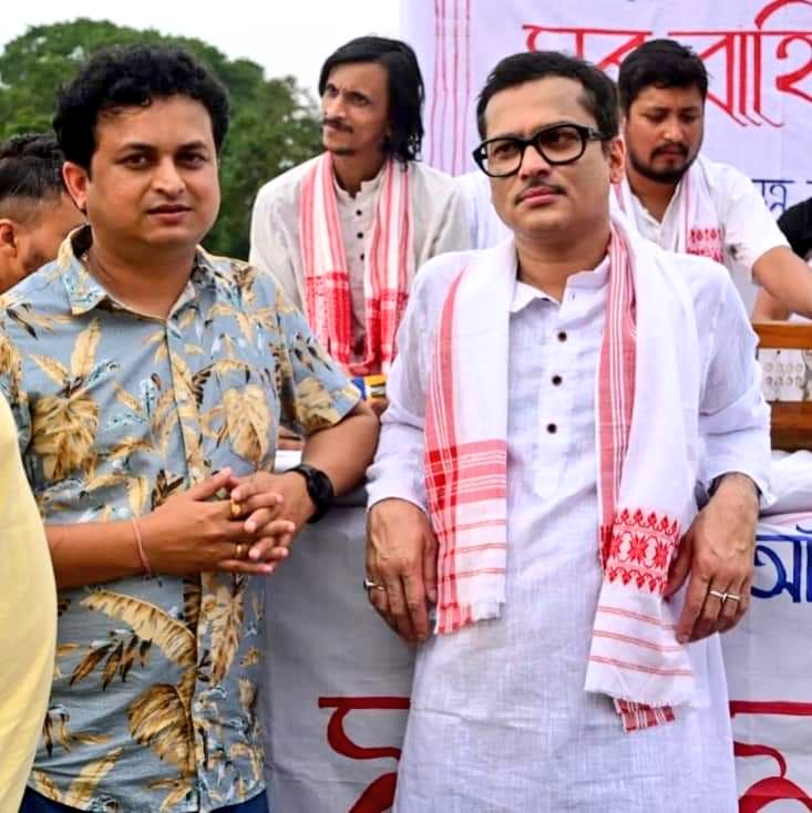 Heartthrob of Assam, Zubeen Garg in Jorhat today. Zubeen looks a little different today. Have also seen a bit more hair on his head.