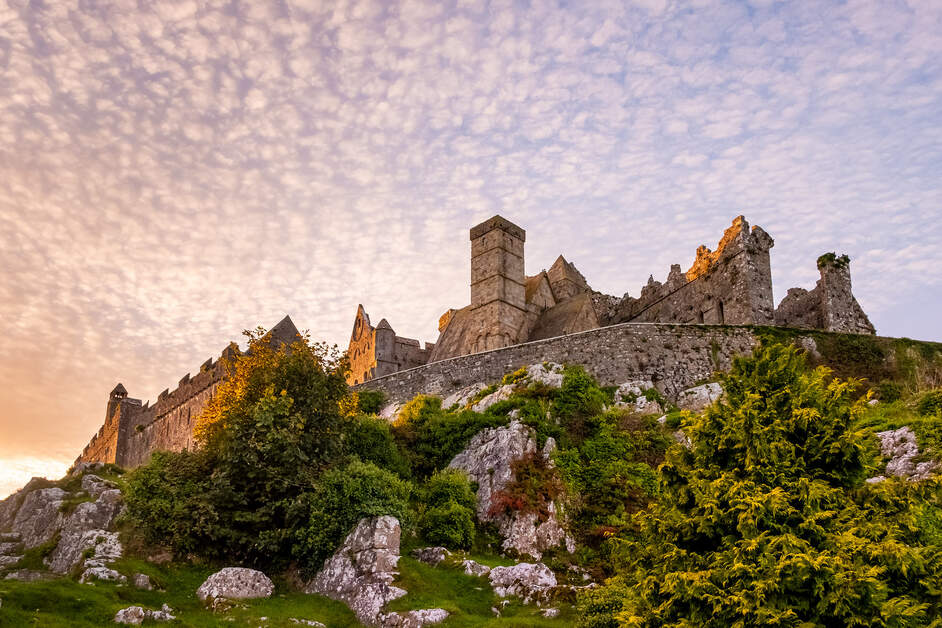 High kings, St. Patrick and a 360 degree view, no wonder it's the 'rock star' of Ireland's Ancient East! 💚

📍 Rock of Cashel, County Tipperary