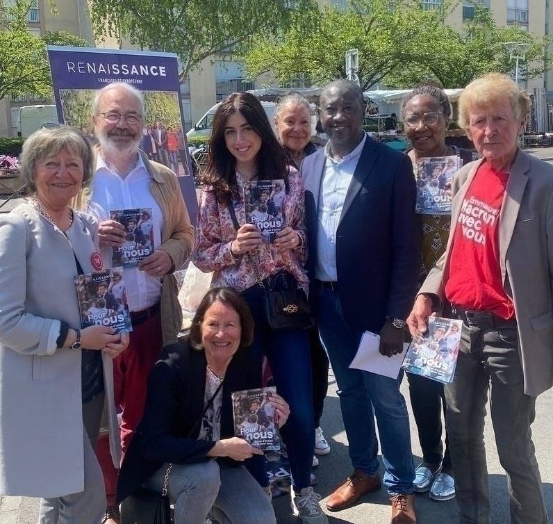 Ce matin, la permanence #RENAISSANCE est en opération tractage avec Prisca, la dame de la télé.

On va surement se faire une bonne bouffe après grâce au #FondsMarianne.