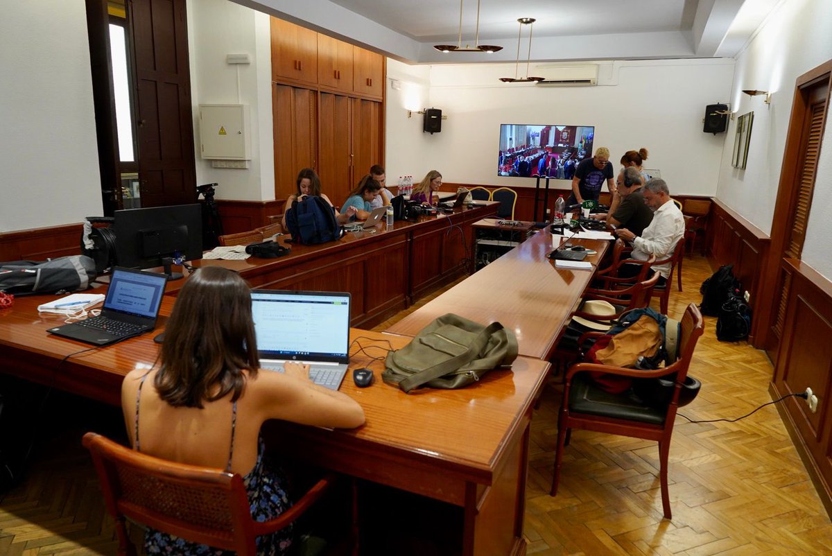 Ambiente previo al #plenoMLG de constitución de la #CorporaciónMLG2023. Comienza el acto institucional, al que numerosos medios están dando cobertura canalmalaga.es/tv-directo