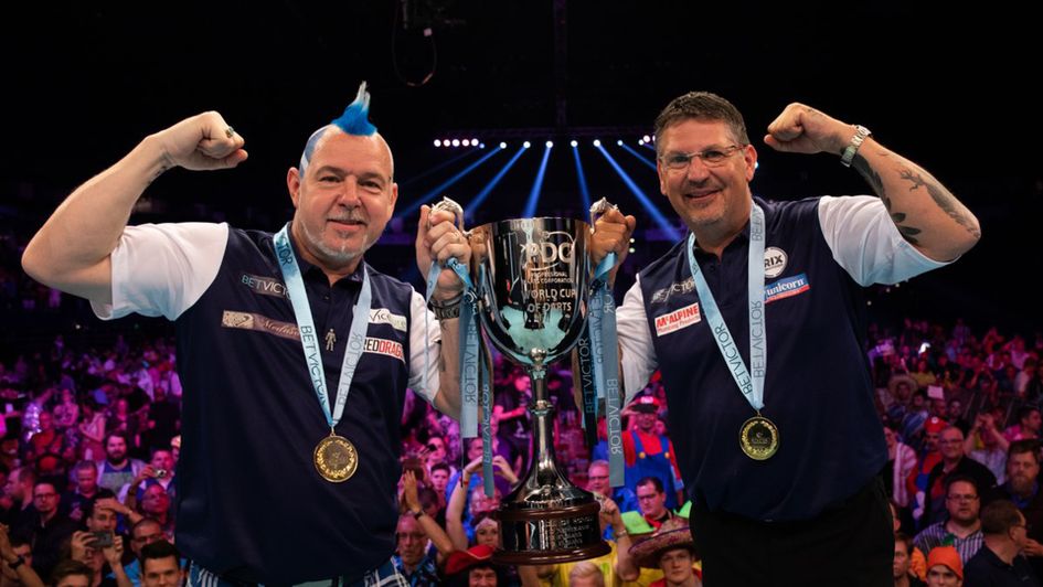 Peter Wright's World Cup campaign in 2023 kicks off today with Gary Anderson! 🏴󠁧󠁢󠁳󠁣󠁴󠁿

What darts is he bringing along with him? 🐍

@snakebitewright
@GaryAnderson180 

#pdc #WorldCupofDarts #reddragon #darts #peterwright #garyanderson #Scotland #winmau #skysports